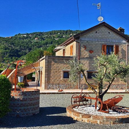 Spicchio Di Luna - Casa Vacanze Albiano Magra Екстериор снимка