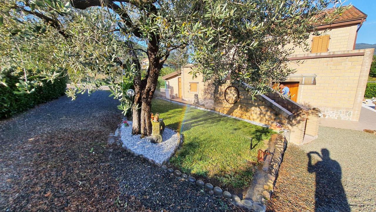 Spicchio Di Luna - Casa Vacanze Albiano Magra Екстериор снимка