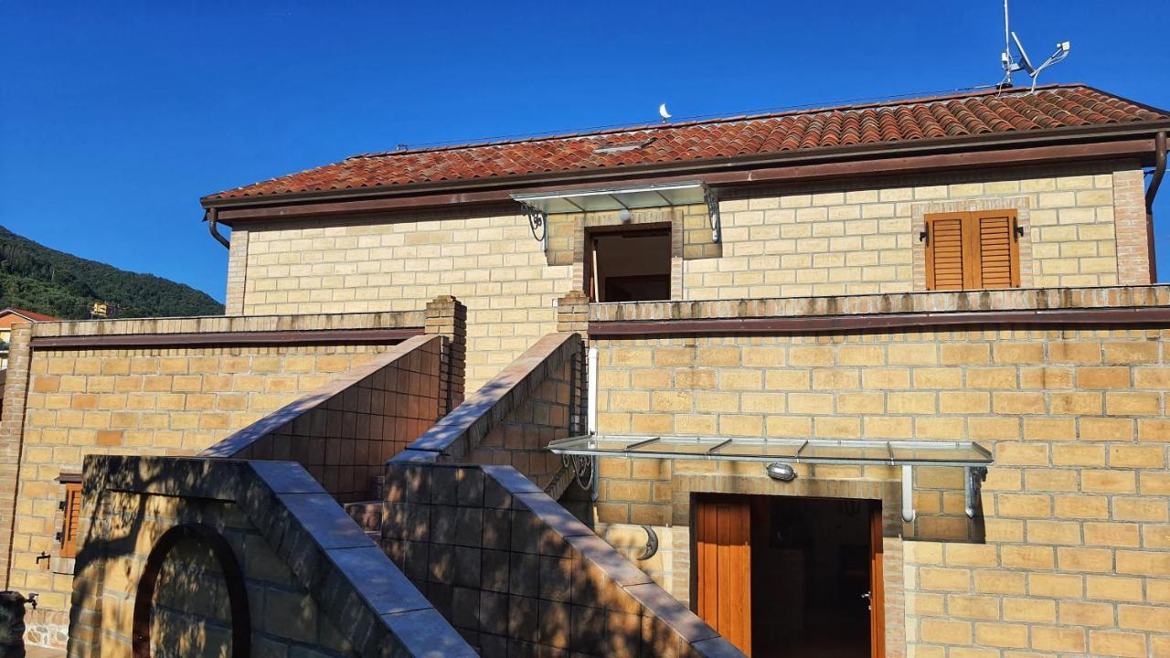 Spicchio Di Luna - Casa Vacanze Albiano Magra Екстериор снимка