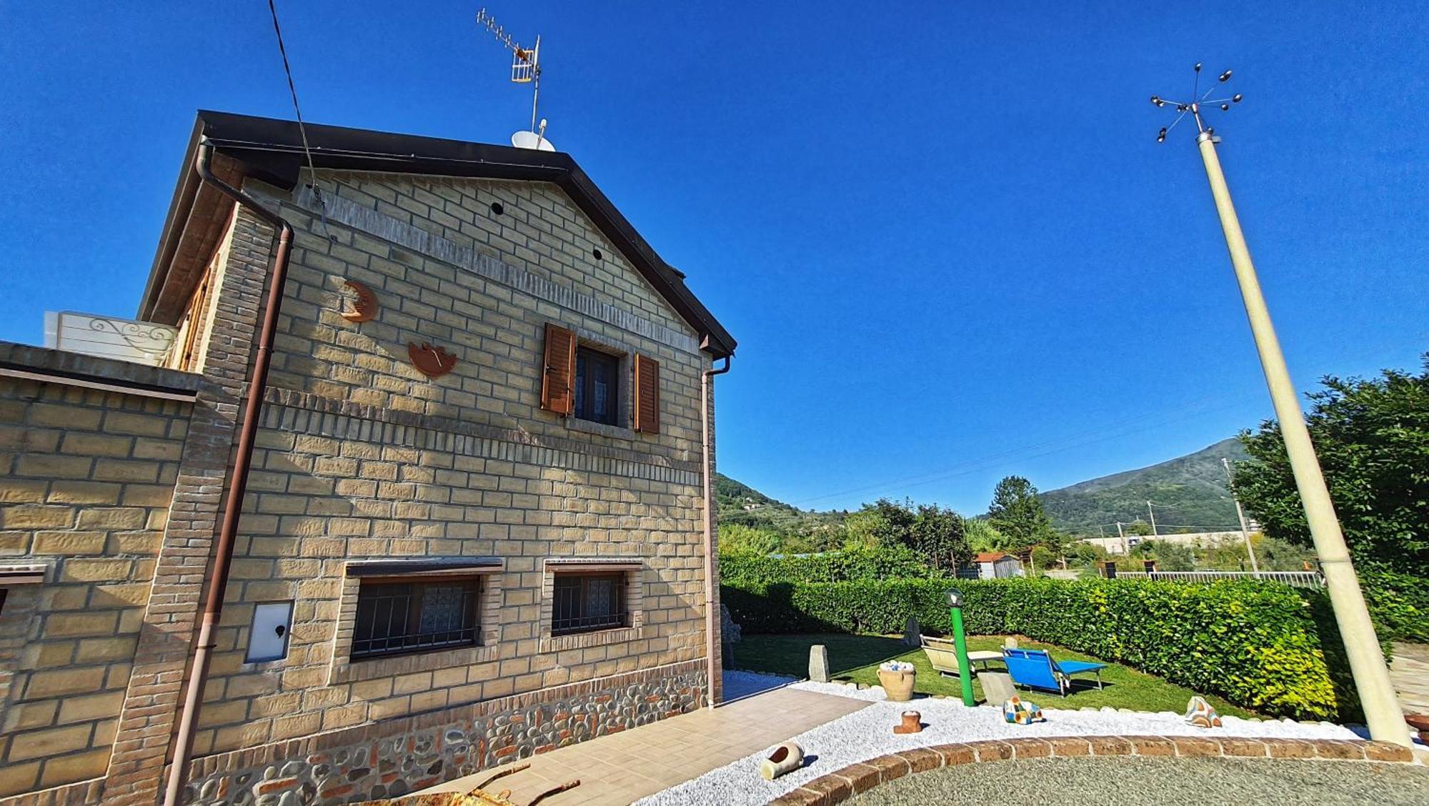 Spicchio Di Luna - Casa Vacanze Albiano Magra Екстериор снимка