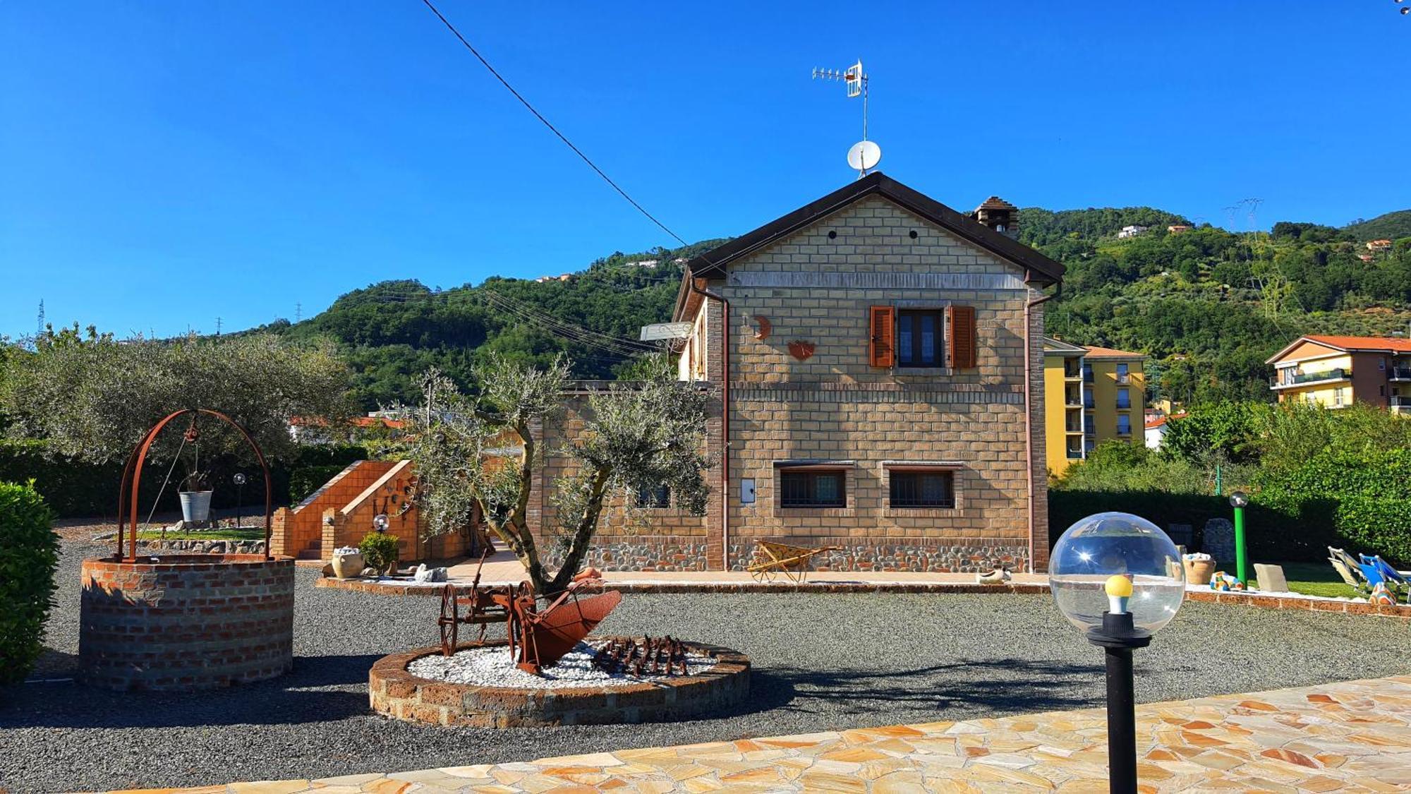 Spicchio Di Luna - Casa Vacanze Albiano Magra Екстериор снимка
